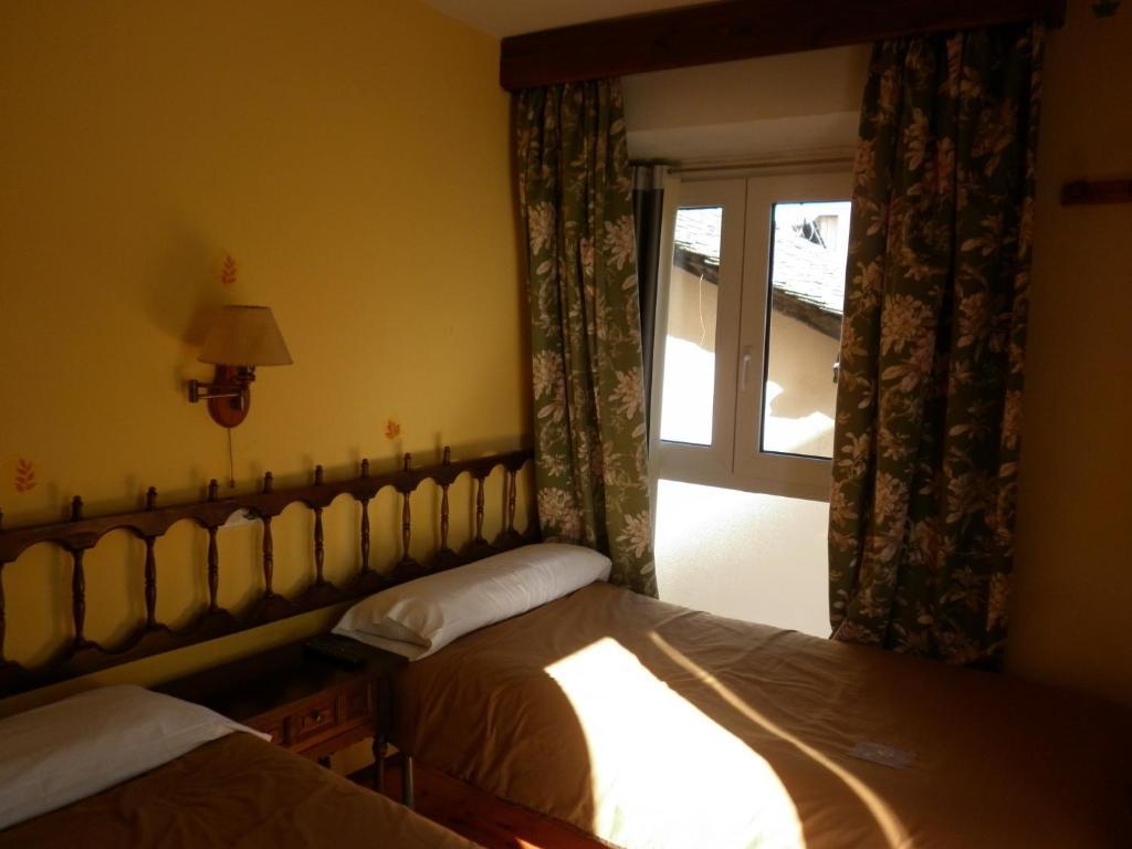 Fonda Cerdanya Puigcerdà Quarto foto
