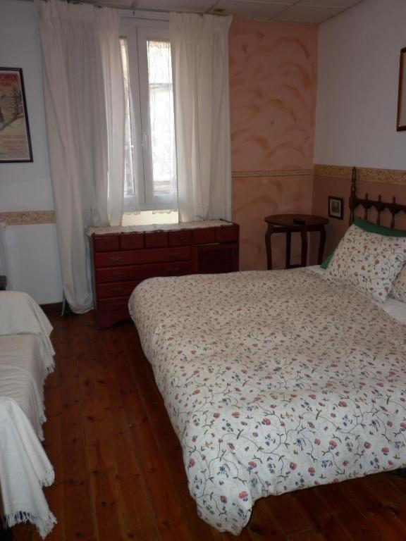 Fonda Cerdanya Puigcerdà Quarto foto